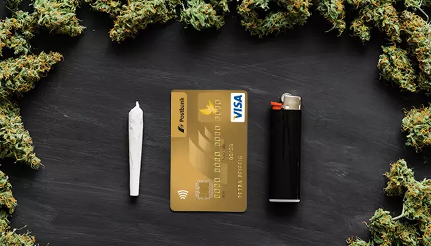 triturar marihuana sin grinde