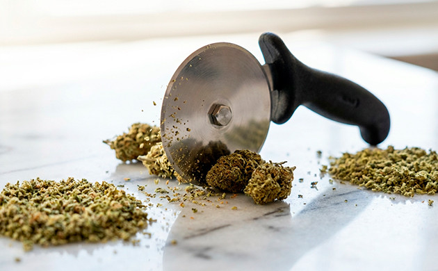 Cortador de pizza: ¡un bonus para los amantes de la pizza! picar marihuana sin grinder