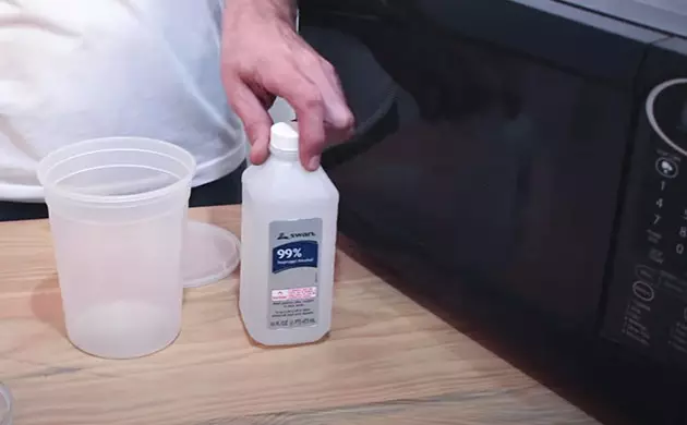 best way to clean a weed pipe