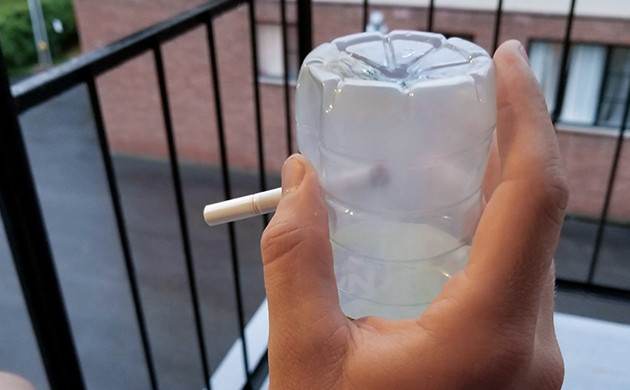 How to Smoke Hash With a Bong