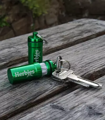Chaveiro cápsula (Herbies)